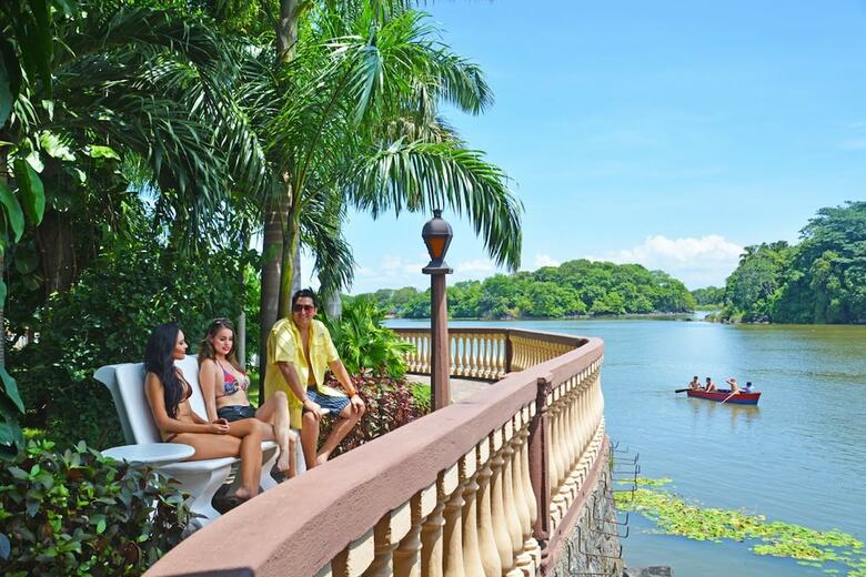 Hotel El Reith Lake Granada Nicaragua