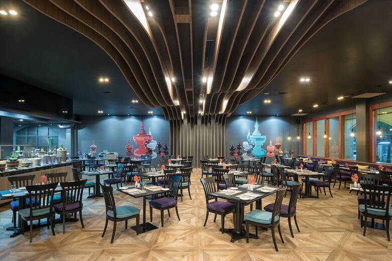 Hotel Mercure Yangon Kaba Aye