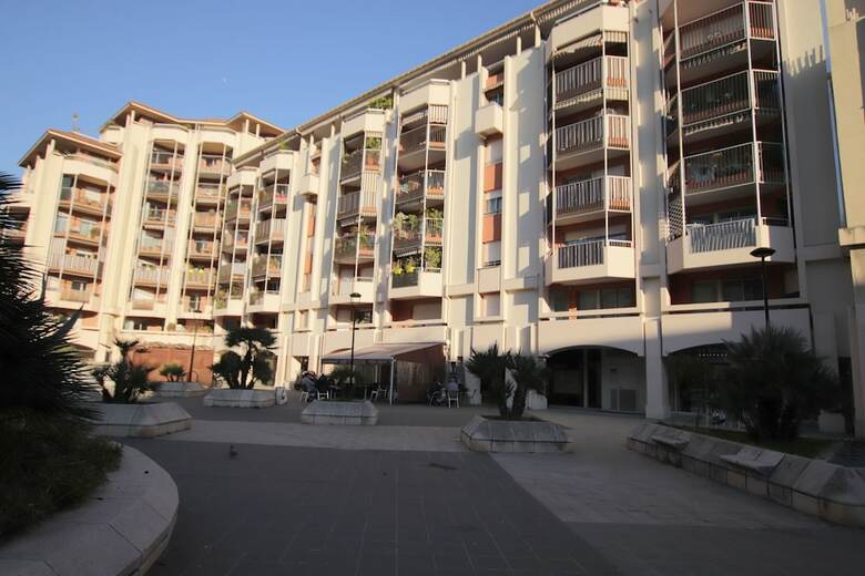 Apartamentos Happy Few - La Cigalusa