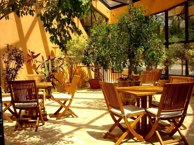 Hotel H�tel Om�ga