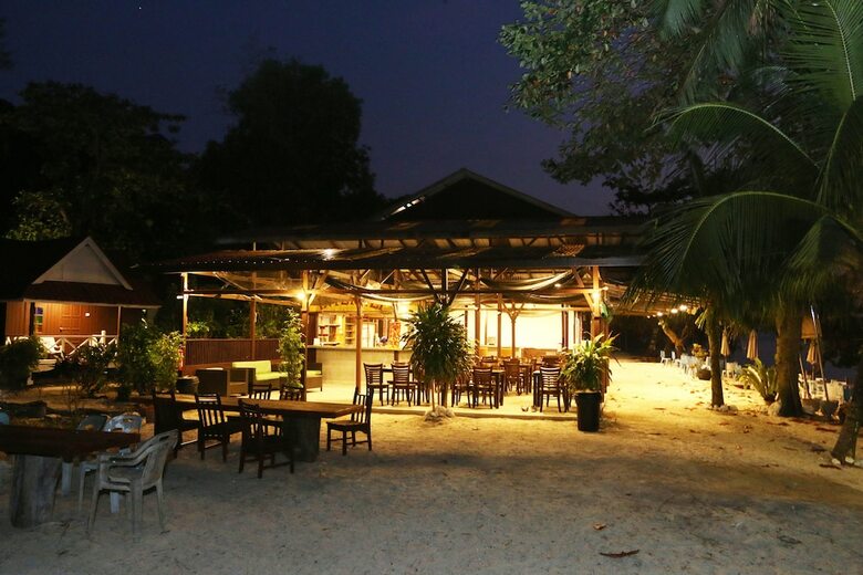 Hotel The Barat Perhentian Beach Resort