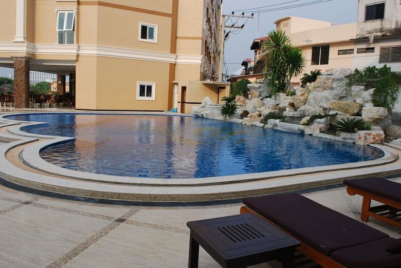 Hotel Lk Grand Living Place