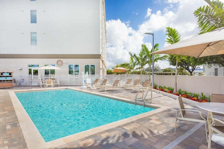 Hotel Wingate By Wyndham Miami Airport