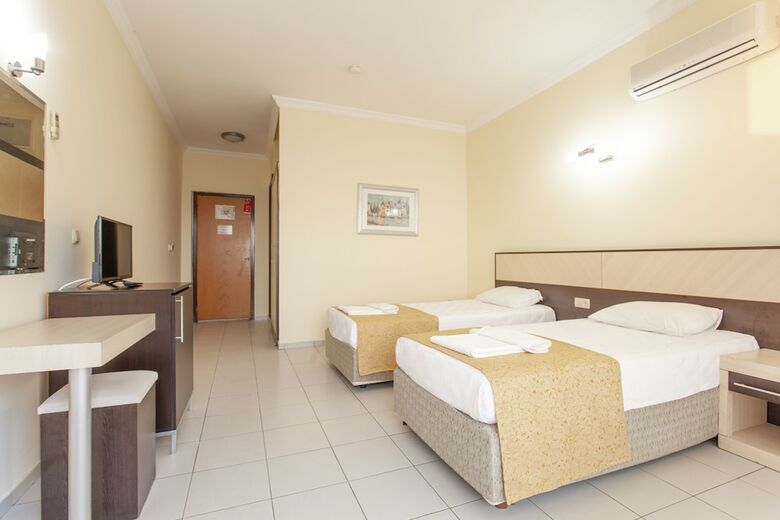 Side Beach Club Hotel