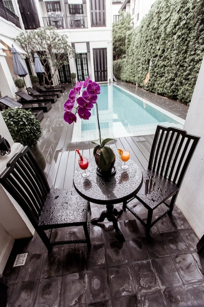 99 The Heritage Hotel