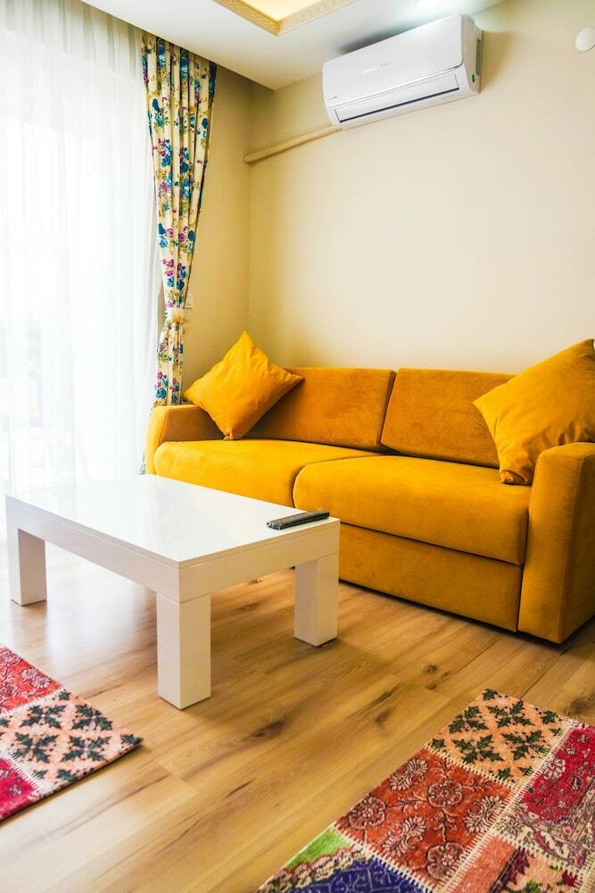 Ale Apartments Hotel
