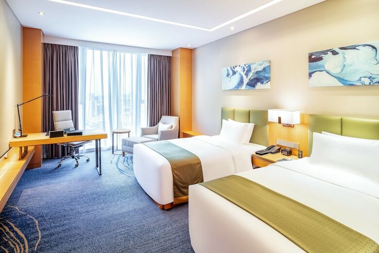 Hotel Holiday Inn Neijiang Riverside