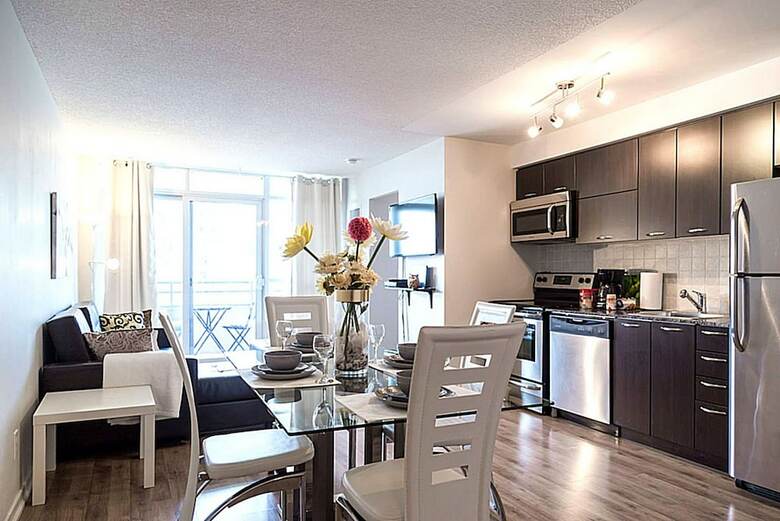 Lavish Suites- New Two Bedroom - Amazing Cn Tower View