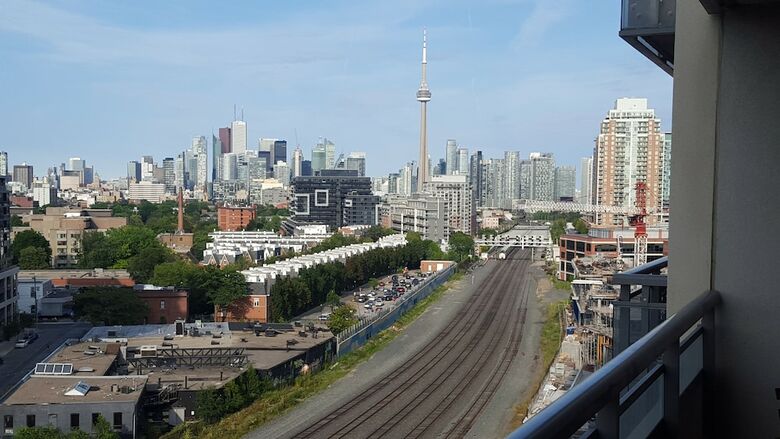 Lavish Suites- New Two Bedroom - Amazing Cn Tower View