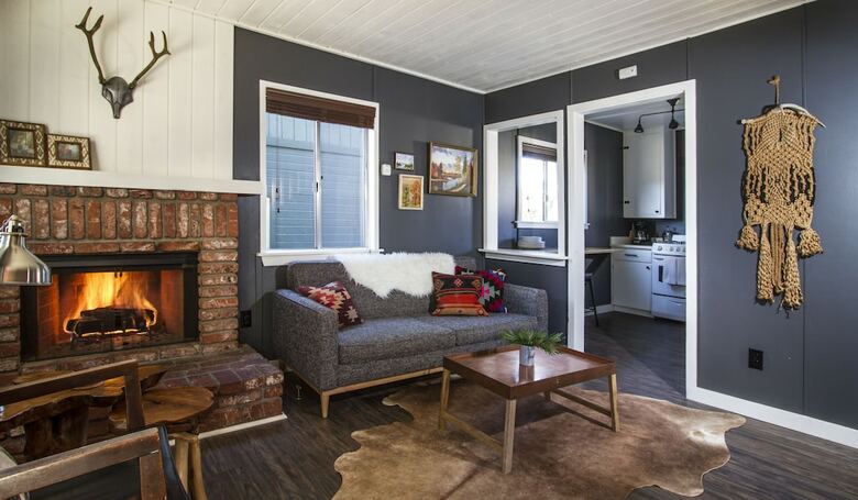 Cabana Noon Lodge At Mallard Bay