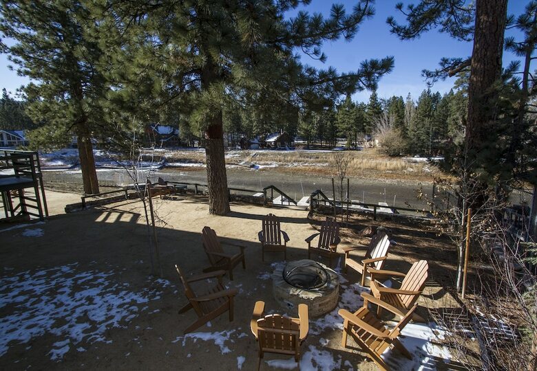 Cabana Noon Lodge At Mallard Bay