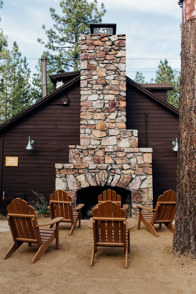 Cabana Noon Lodge At Mallard Bay