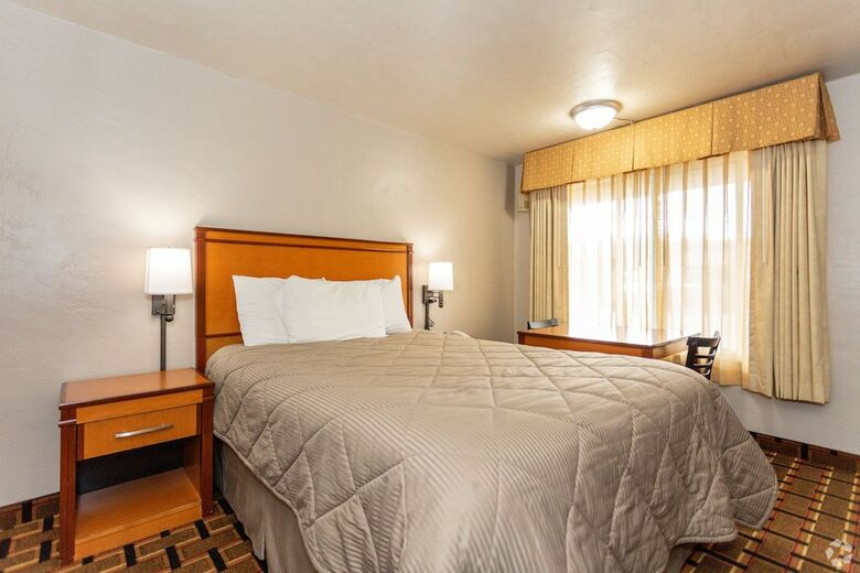 Motel Anchor Bay Inn