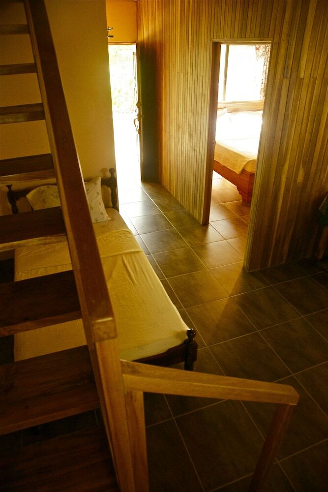 Hotel Cabinas Los Laureles