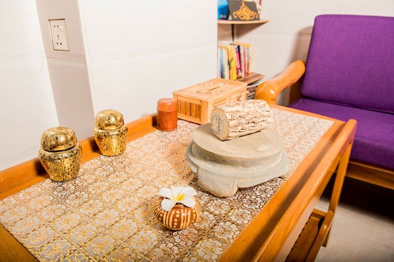 Hotel The Sat Hostel Yangon