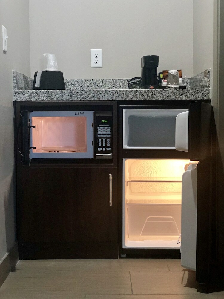 Hotel Catoosa Inn & Suites