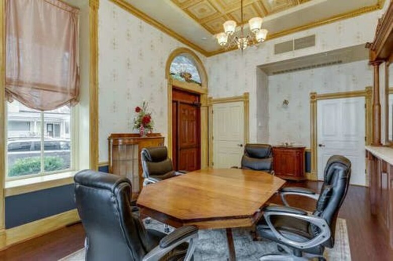 Bed & Breakfast Historic Elgin Hotel