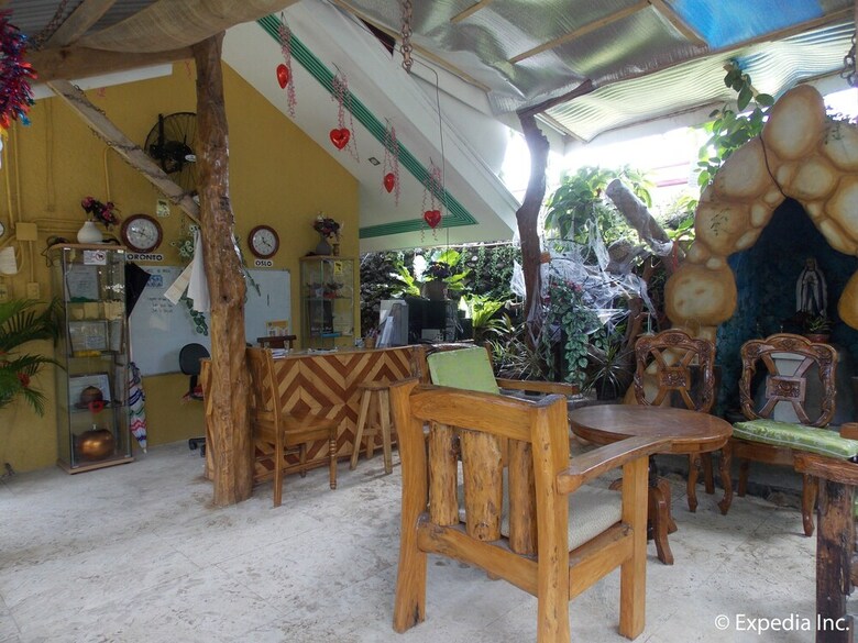 Hotel Baluarte De Argao Beach Resort