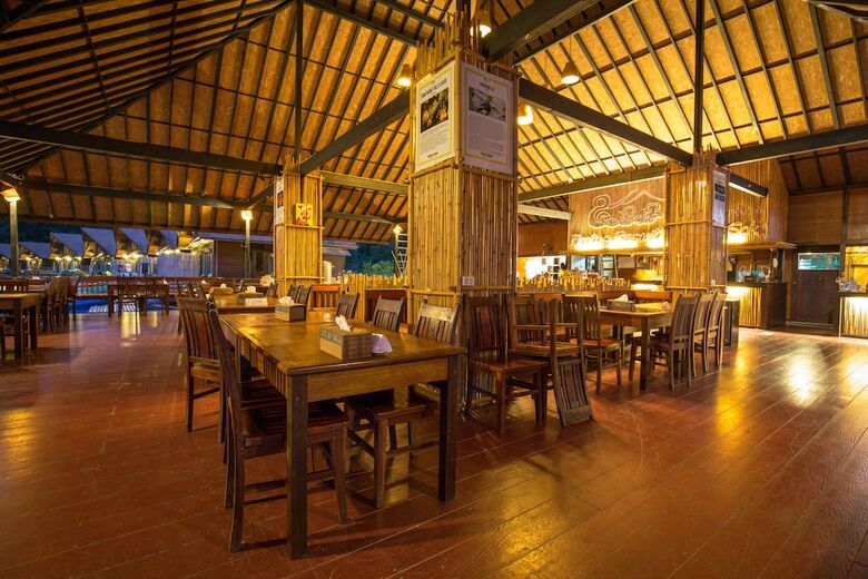 Hotel 500 Rai Khao Sok Floating Resort