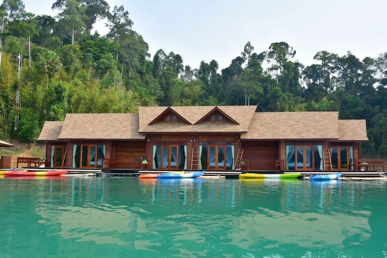 Hotel 500 Rai Khao Sok Floating Resort