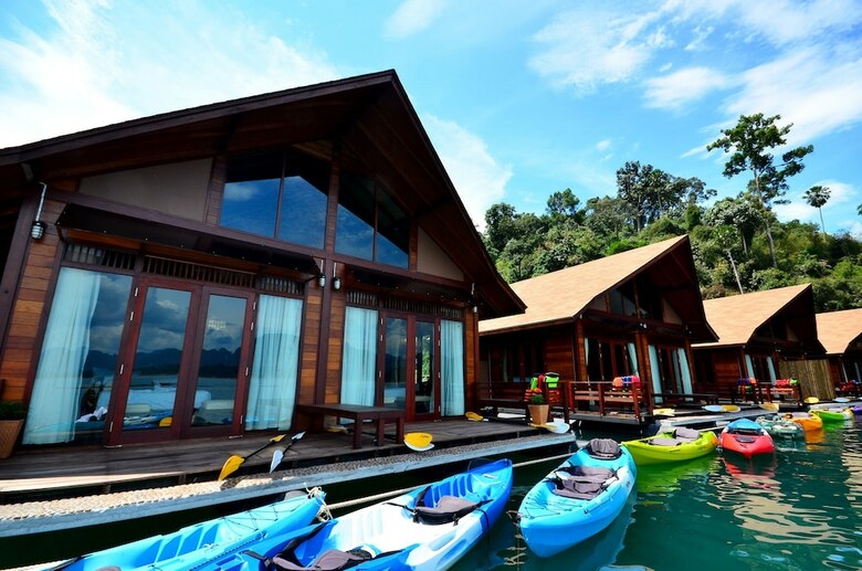 Hotel 500 Rai Khao Sok Floating Resort