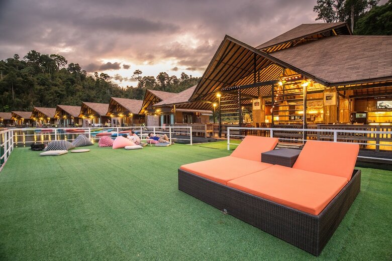 Hotel 500 Rai Khao Sok Floating Resort