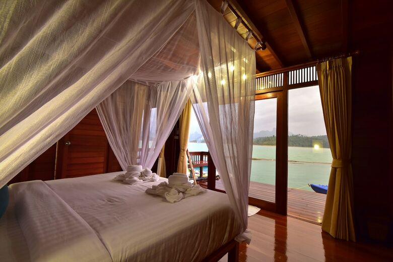 Hotel 500 Rai Khao Sok Floating Resort