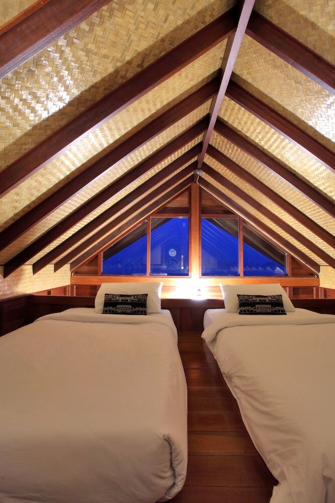 Hotel 500 Rai Khao Sok Floating Resort