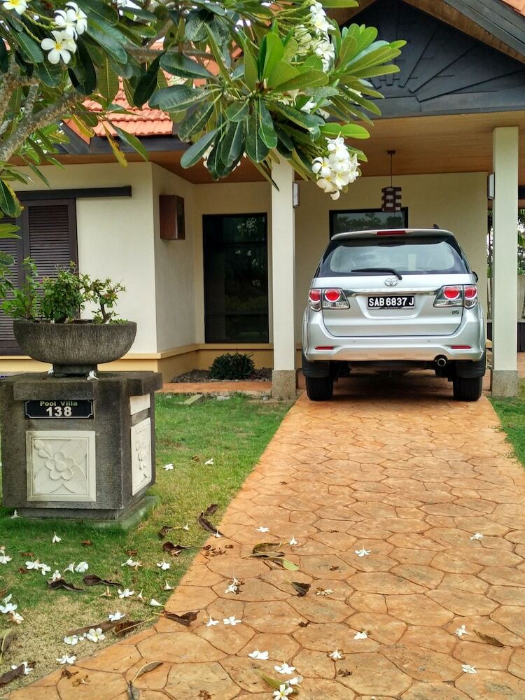 Apartamentos Sabah Beach Villas & Suites