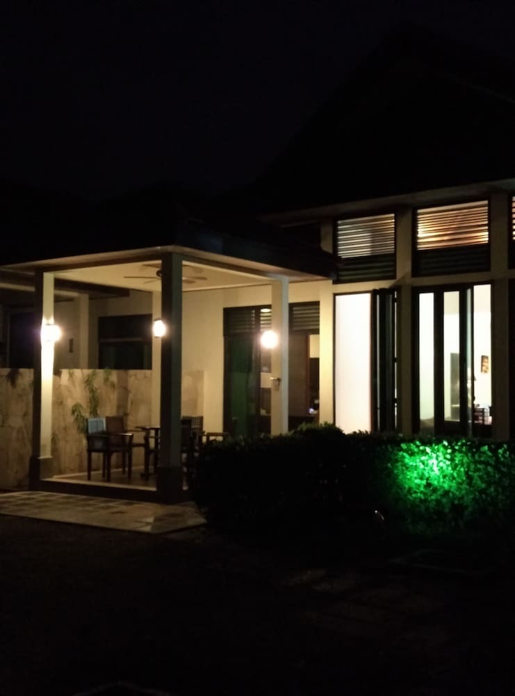 Apartamentos Sabah Beach Villas & Suites