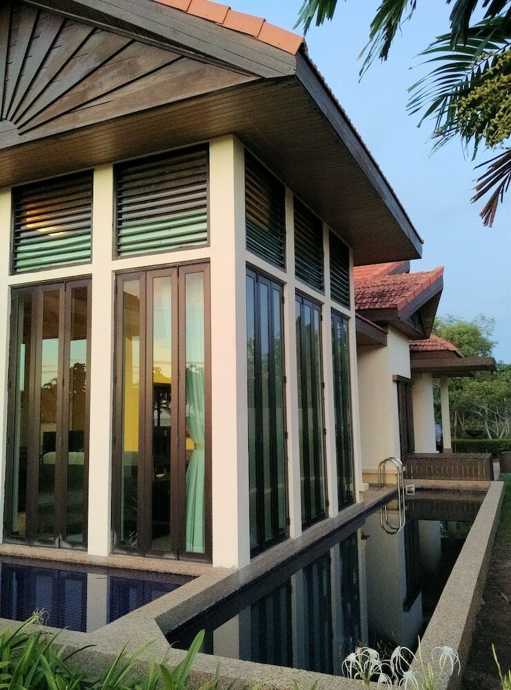 Apartamentos Sabah Beach Villas & Suites