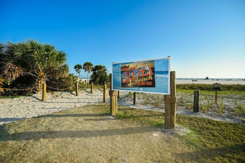 Banana Cabana And Cottage By Beachside Management
