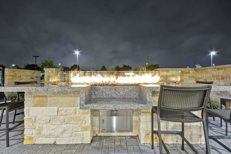 Hotel Home2 Suites By Hilton Dallas Addison