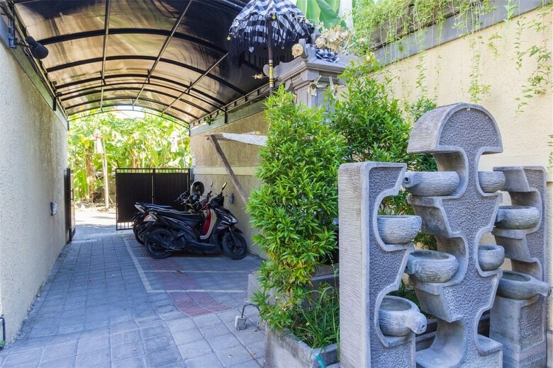 Hotel Reddoorz @ Tegal Sari Berawa