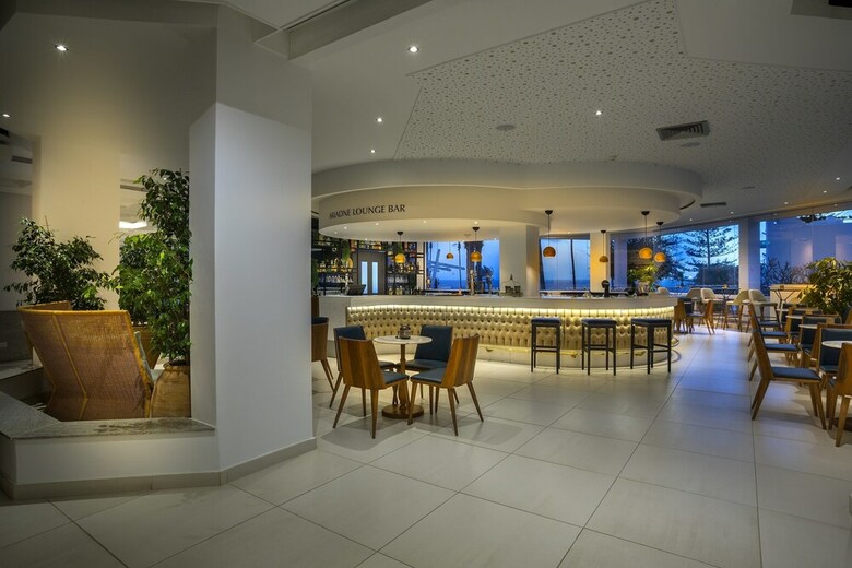 Leonardo Plaza Cypria Maris Beach Hotel & Spa
