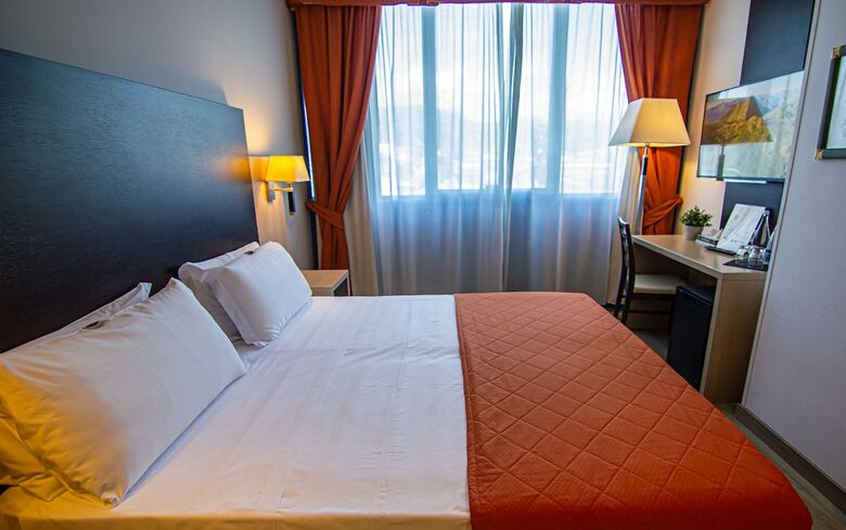 Hotel Tuscany Inn