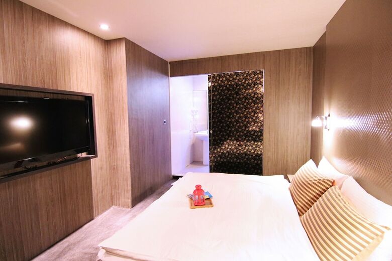 Ximen 101-s Hotel