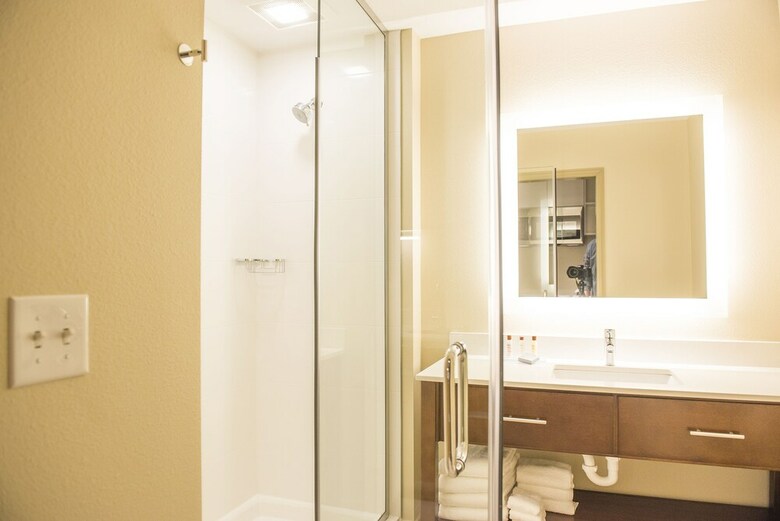 Hotel Hawthorn Suites By Wyndham Fargo