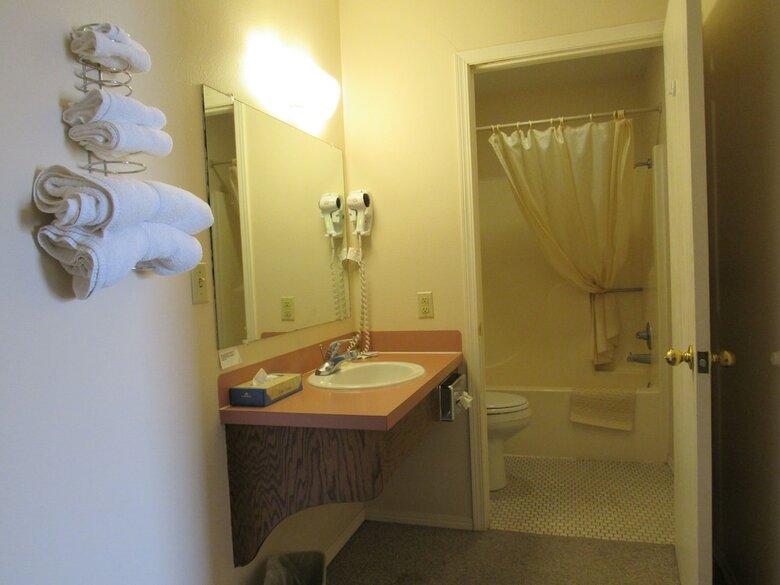 Motel Meadowlark Inn Bridgeport