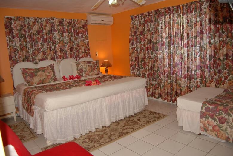 Hotel Pinkhibiscus Guest House