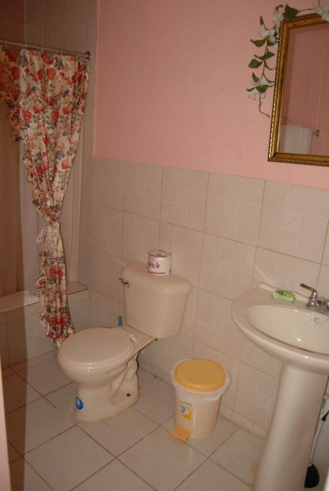 Hotel Pinkhibiscus Guest House