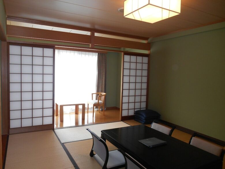 Yufuin Kinrinko Hotel