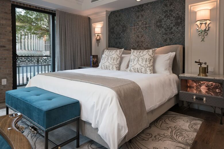 The Ivey's Hotel
