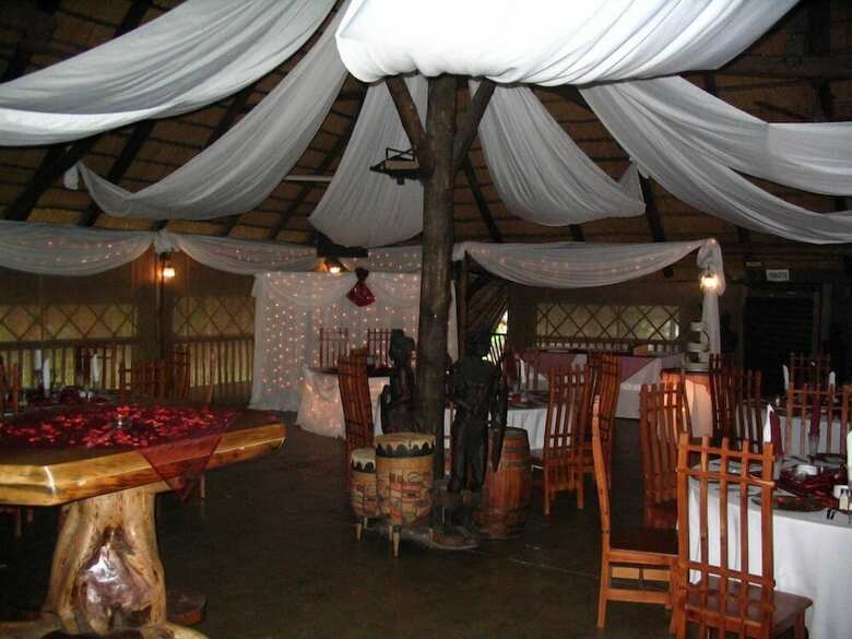 Hotel Woodpecker Inn