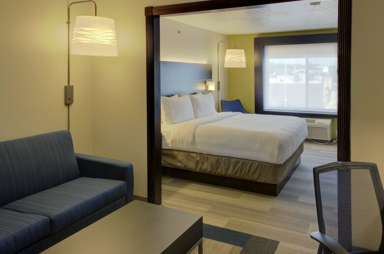 Holiday Inn Express Hotel & Suites Le Mars