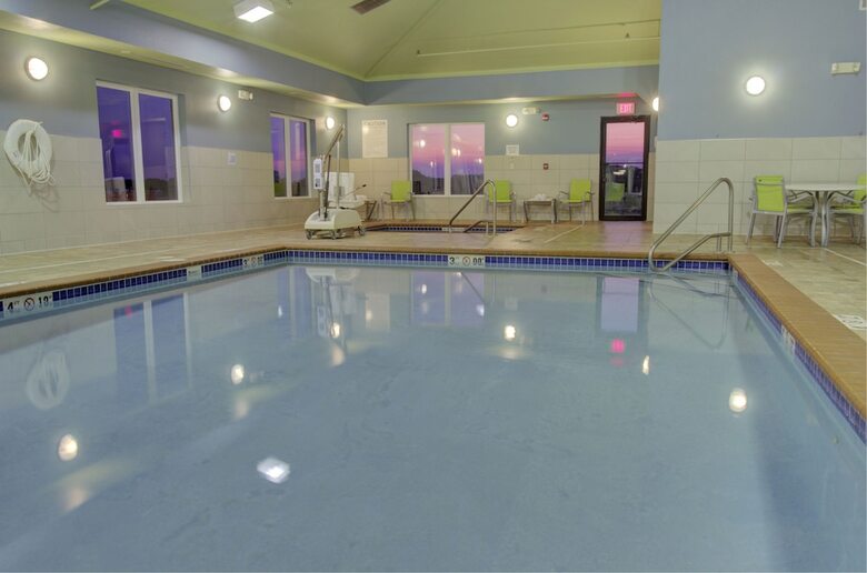 Holiday Inn Express Hotel & Suites Le Mars
