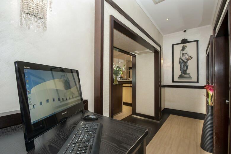 Yes Hotel