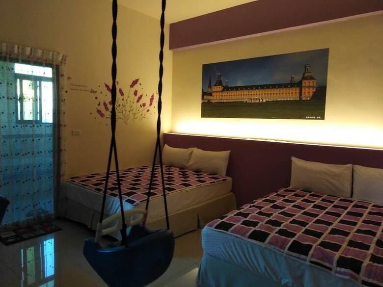 Hotel Santorini Music Family B&B