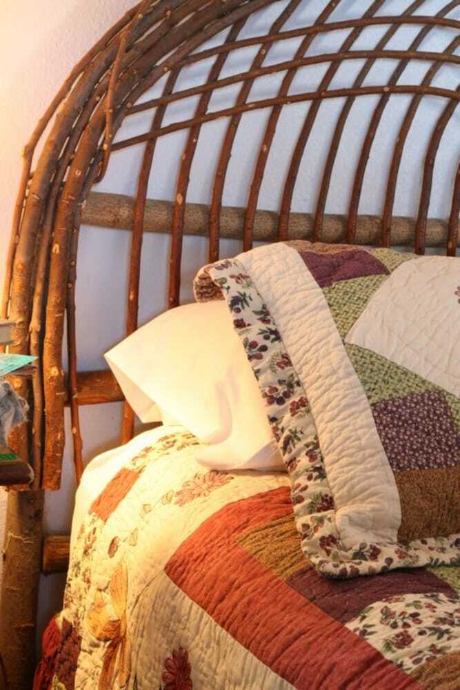 Featherbed Railroad Bed And Breakfast Resort