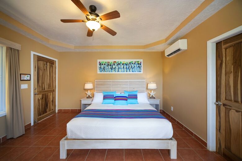 Mr. Tucan Hotel